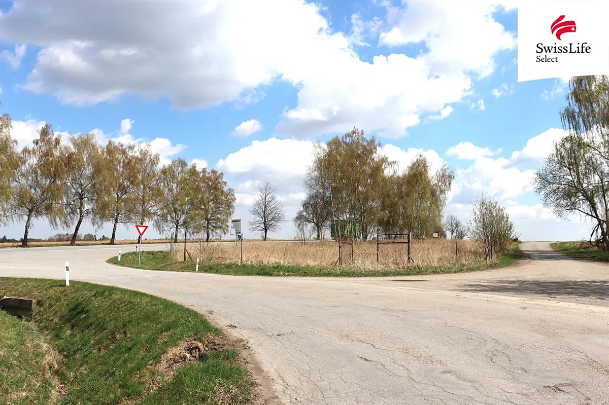 Prodej komerčního pozemku 895 m²